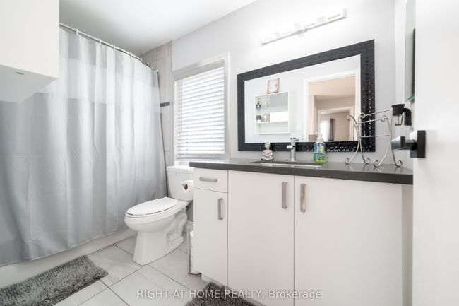 619 Beckworth Sq, House other with 3 bedrooms, 2 bathrooms and 4 parking in Pickering ON | Image 14