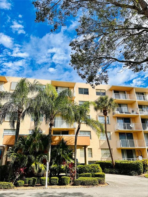 apt-5n-480 Executive Center Dr, West Palm Beach, FL, 33401-2982 | Card Image