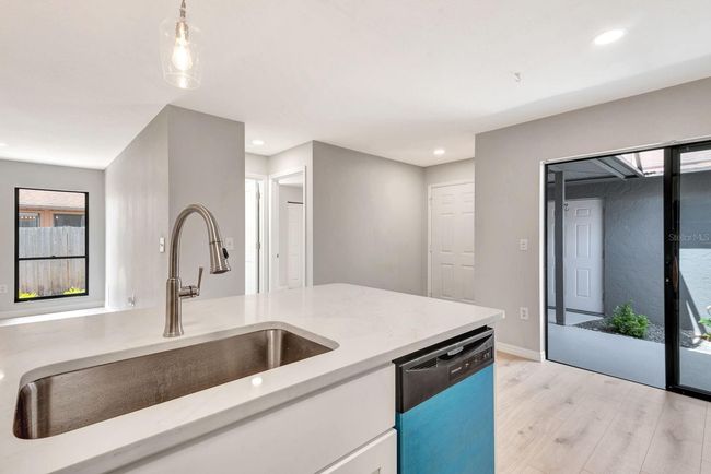 5192 Cedar Hammock Ln, House other with 3 bedrooms, 2 bathrooms and null parking in SARASOTA FL | Image 15