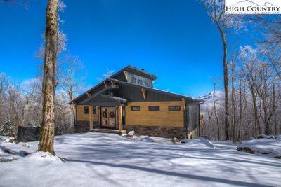 611 Little Sugar Lane, House other with 4 bedrooms, 3 bathrooms and null parking in Sugar Mountain NC | Image 3