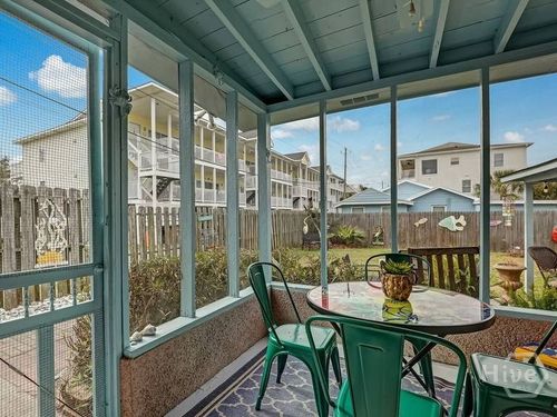 8 17th Pl, Tybee Island, GA, 31328-8740 | Card Image