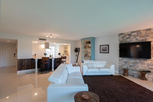 l-9130 Se Riverfront Ter, Tequesta, FL, 33469-3926 | Card Image