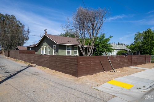 711 Bryce Dr, Bakersfield, CA, 93308-4131 | Card Image