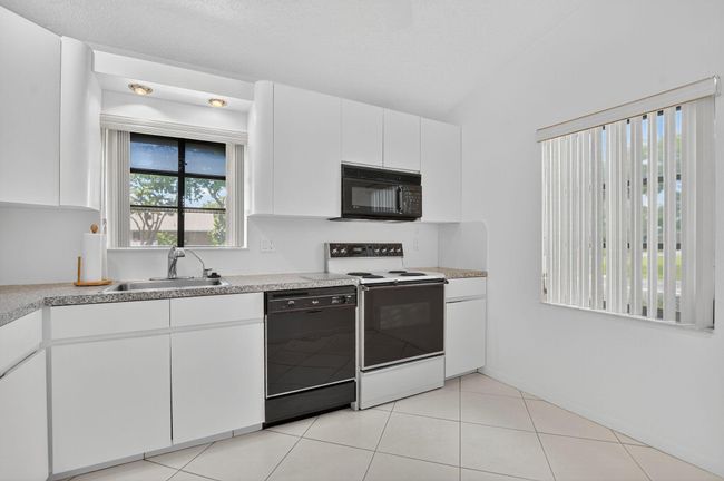 8129 Springtree Rd, Condo with 2 bedrooms, 2 bathrooms and null parking in Boca Raton FL | Image 13