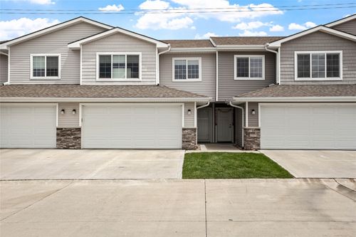 754 Ne Conner Ct, Waukee, IA, 50263-2308 | Card Image