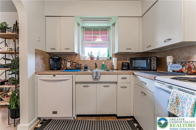 1 - 718 15 Th Ave, Condo with 2 bedrooms, 1 bathrooms and null parking in BETHLEHEM PA | Image 5