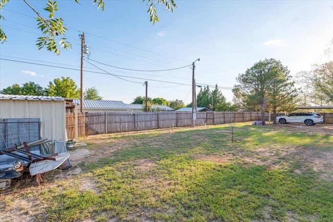 408 2 Nd St, House other with 4 bedrooms, 2 bathrooms and null parking in Plains TX | Image 35