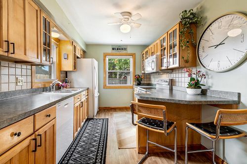 1931 W Kendall Avenue, Glendale, WI, 53209 | Card Image