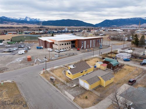 1215 E Gallatin St, Livingston, MT, 59047-2409 | Card Image