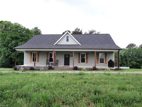 2362 Summertime Rd, Yadkinville, NC, 27055-7247 | Card Image
