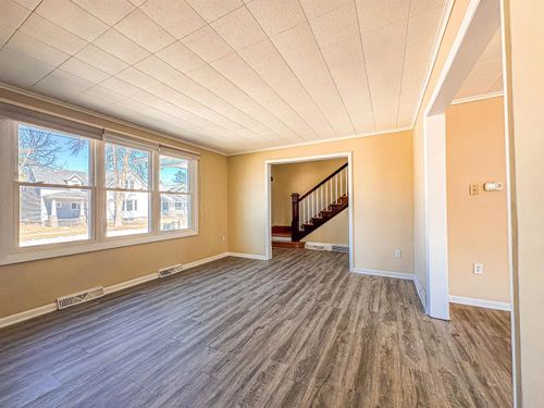 1609 Mary St, Marinette, WI, 54143-3312 | Card Image