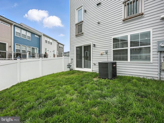 18286 Summit Pointe Dr, Townhouse with 3 bedrooms, 4 bathrooms and null parking in TRIANGLE VA | Image 38