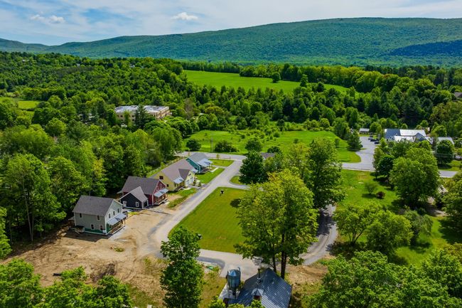 38 Jamesons Flts, Condo with 3 bedrooms, 3 bathrooms and null parking in Manchestr Ctr VT | Image 46