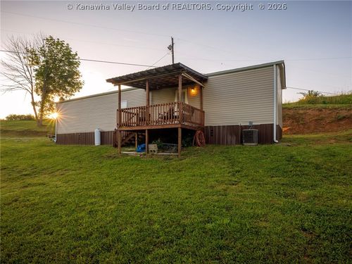 1425 Cooper Ridge Rd, Milton, WV, 25541-6979 | Card Image