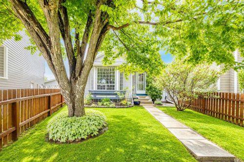 16 Martinridge Way Ne, Calgary, AB, T3J3C8 | Card Image