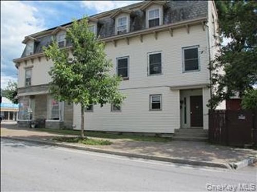 apt-2-4 W Market St, Hyde Park, NY, 12538-1334 | Card Image