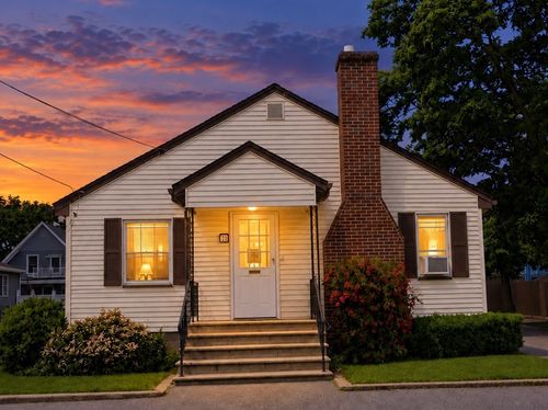 3 Carlton St, Peabody, MA, 01960 | Card Image