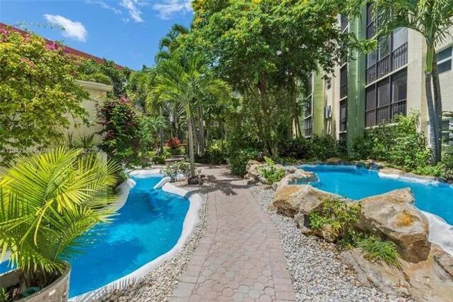 APT-432C - 5300 Ne 24 Th Ter, Condo with 2 bedrooms, 2 bathrooms and null parking in Fort Lauderdale FL | Image 12