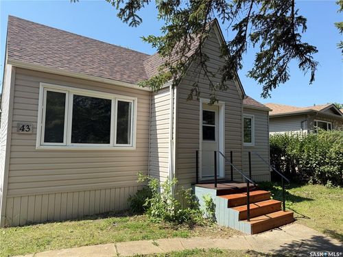 43 Warren St, Redvers, SK, S0C2H0 | Card Image
