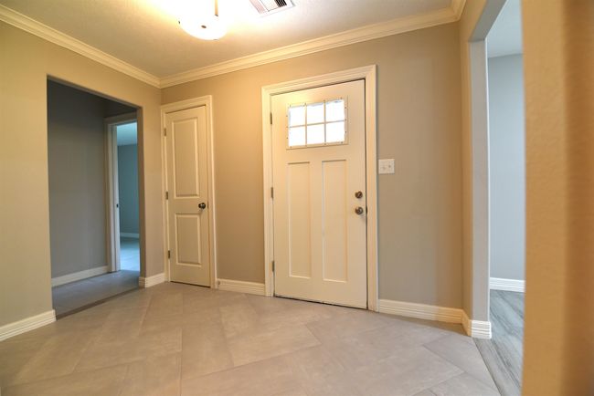 2505 Avenue F, House other with 5 bedrooms, 3 bathrooms and null parking in Nederland TX | Image 4