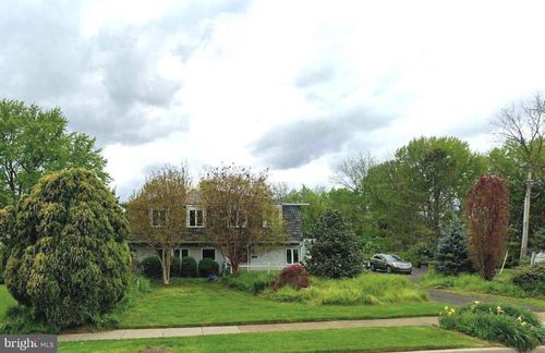 313 Trenton Rd, FAIRLESS HILLS, PA, 19030-2813 | Card Image