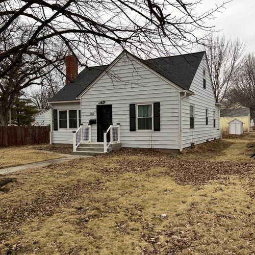 203 E 1st St, Morris, MN, 56267-1403 | Card Image
