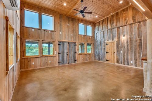 700 Ledgerock Rd, Wimberley, TX, 78676-4347 | Card Image