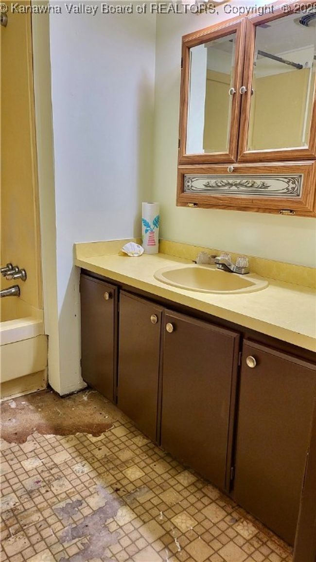 11241 Spencer Rd, House other with 3 bedrooms, 2 bathrooms and null parking in Le Roy WV | Image 15