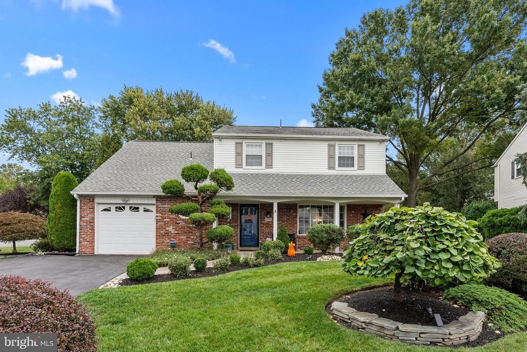 Grant Dr, Southampton, PA 18966