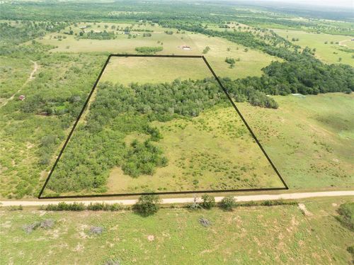 3374 Hunt Ln, Waelder, TX, 78959-5026 | Card Image