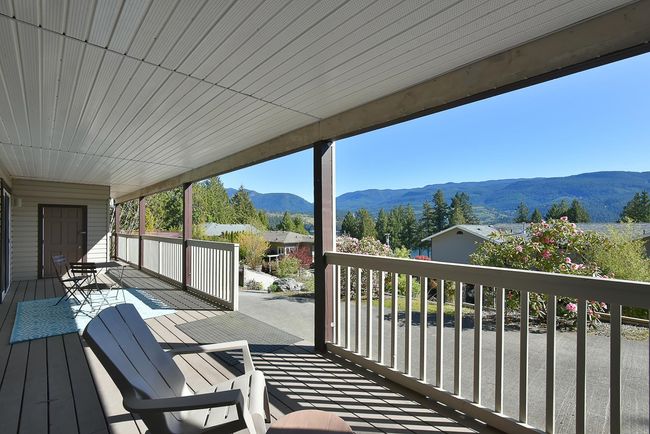 6274 Fairway Avenue, House other with 6 bedrooms, 3 bathrooms and null parking in Sechelt BC | Image 30
