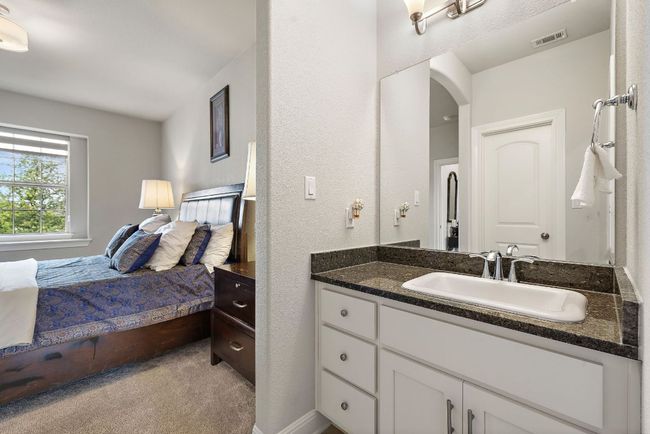 Jack and Jill bath | Image 26