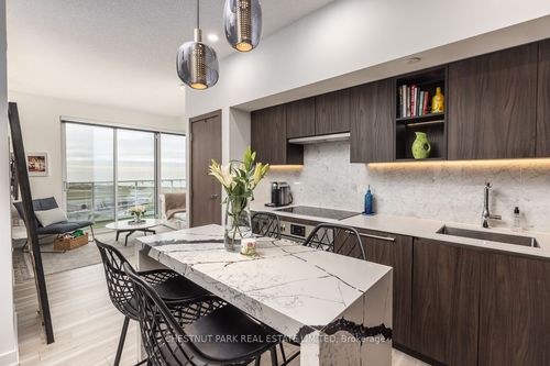 3116-17 Bathurst St, Toronto, ON, M5V0N1 | Card Image