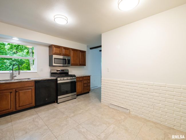 743 W Wonderview Dr, House other with 3 bedrooms, 2 bathrooms and null parking in Dunlap IL | Image 20