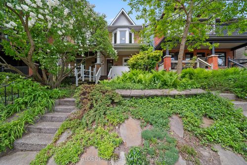 118 Ivy Avenue, Toronto, ON, M4L2H7 | Card Image