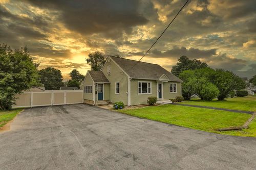 45 Hunt Street, Nashua, NH, 03060 | Card Image