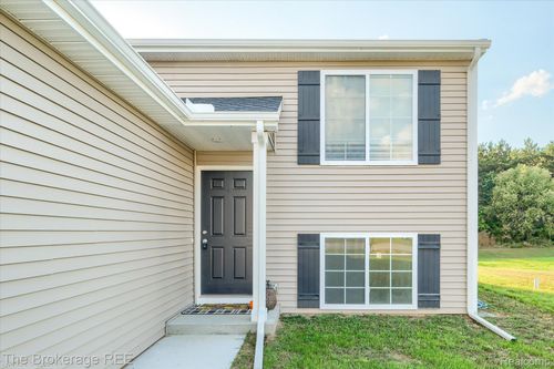 7897 Sierra Dr, Belding, MI, 48809-8520 | Card Image