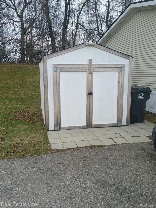 272 Hunters Rill, Oxford, MI, 48371-5289 | Card Image