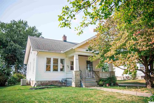 2526 Chestnut St, Quincy, IL, 62301-3458 | Card Image