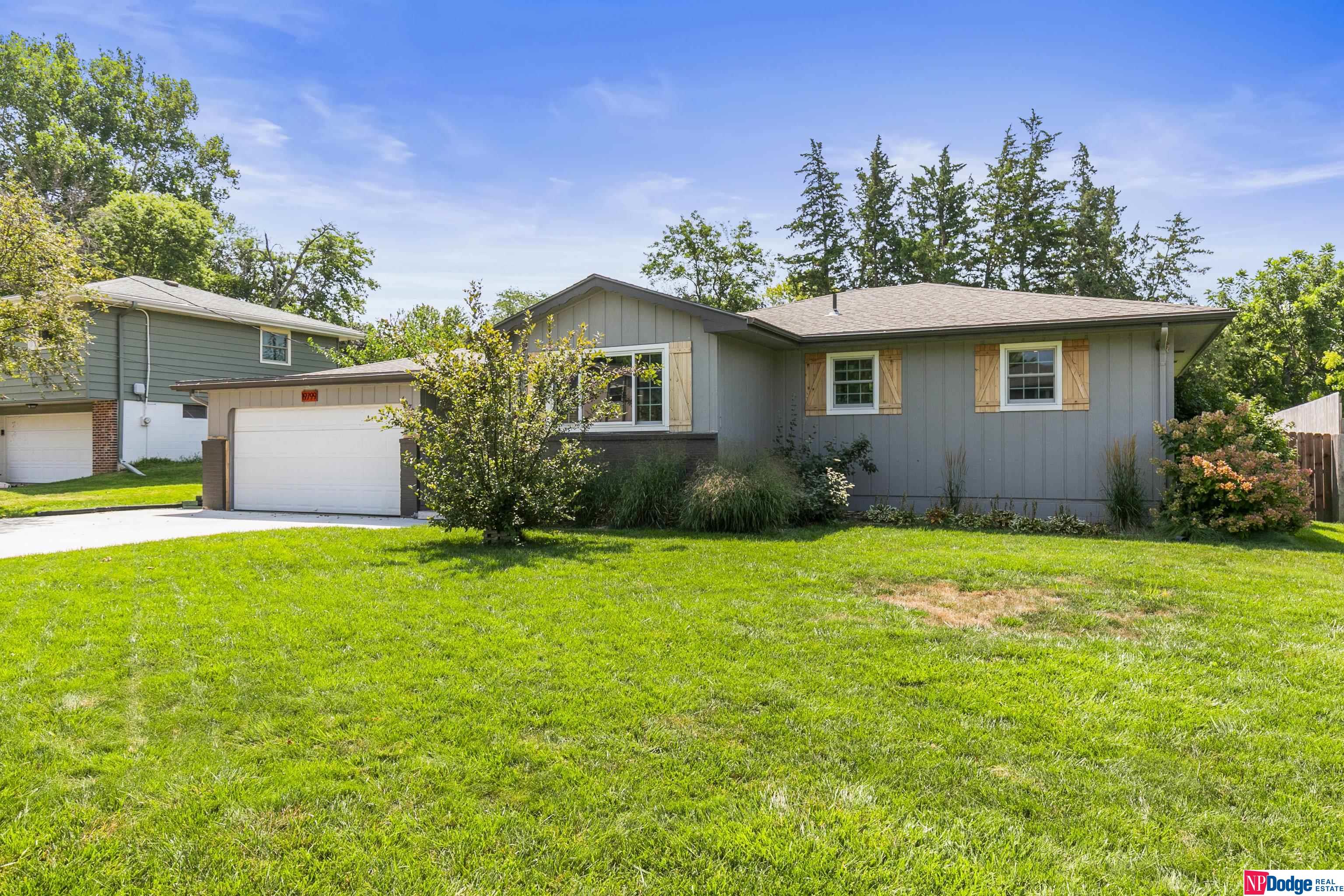 Beverly Manor Ln, Council Bluffs, IA 51503