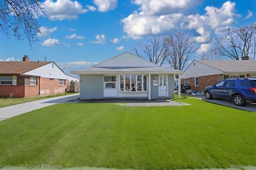 18627 Hinton St, Riverview, MI, 48193-4537 | Card Image