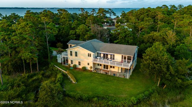 5 West Ct, House other with 6 bedrooms, 5 bathrooms and 1 parking in Pine Knoll Shores NC | Image 11