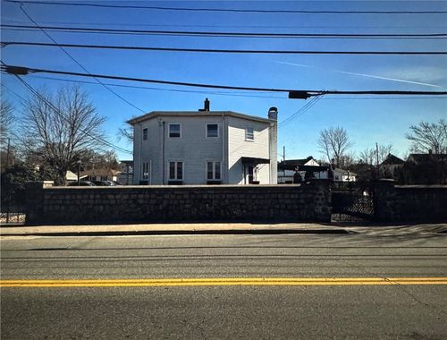 80 Phenix Ave, Cranston, RI, 02920-4245 | Card Image