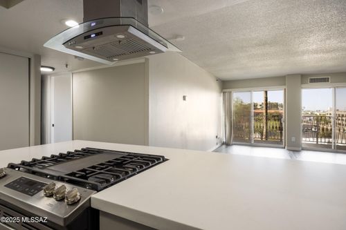 3k-425 W Paseo Redondo, Tucson, AZ, 85701-8256 | Card Image