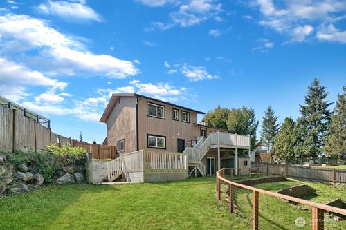 217 Capri Place, Everett, WA, 98203 | Card Image