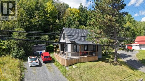 644 Canada Ch, House with 3 bedrooms, 1 bathrooms and null parking in Edmundston NB | Card Image
