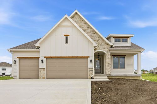 2603 10th Ave Se, Altoona, IA, 50009-3217 | Card Image