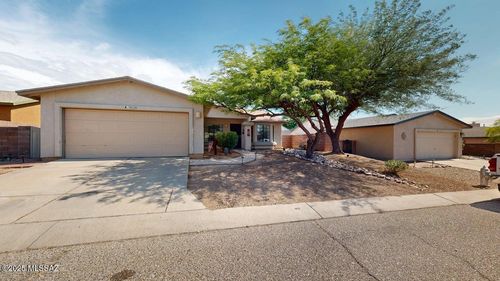 10020 E Lucille Dr, Tucson, AZ, 85730-3198 | Card Image