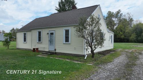 3241 E Frances Rd, Clio, MI, 48420-9760 | Card Image