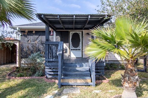 827 S Magnolia St, Rockport, TX, 78382-2437 | Card Image